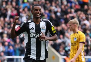 开云App-英媒：伊萨克预计会出战下周末纽卡的热身赛，纽卡不打算出售他