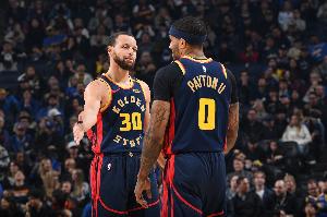 开云下载-美记：库里与小佩顿进行了接触 他正督促勇士签下后者 追梦也支持