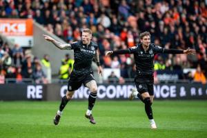 kaiyun-2年前还在第5级别联赛！目前英甲第2 雷克瑟姆不会真要三连升吧