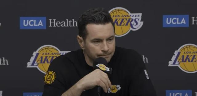 开云下载-雷迪克：我们的防守很糟糕 感觉内线根本没人