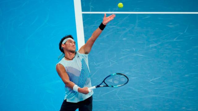 开云中国-布云朝克特发球飙车扫飞小球戏精 晋级杭州赛次轮