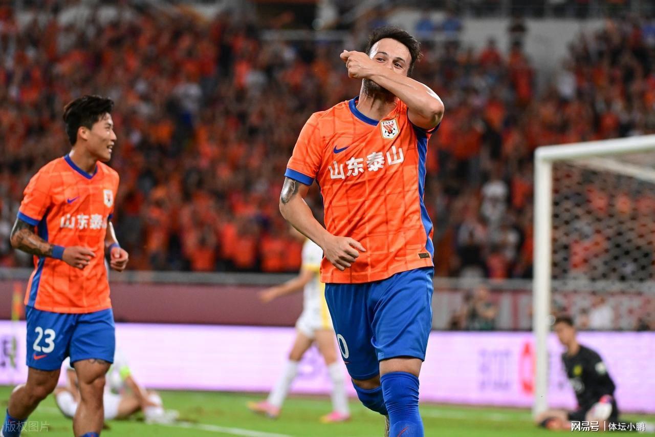 6比0泰山主场狂屠国安！瓦科大四喜手刃仇敌，韩鹏神指挥雪耻战