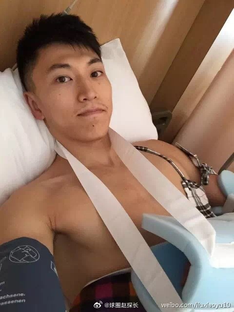 回忆杀！探长晒10年前CBA球星自拍照 易建联、杨鸣、郭艾伦在列