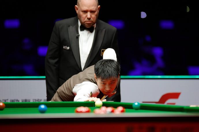 开云下载-历史首次！赵心童、周跃龙惊险晋级，国手包揽斯诺克世界大奖赛4强