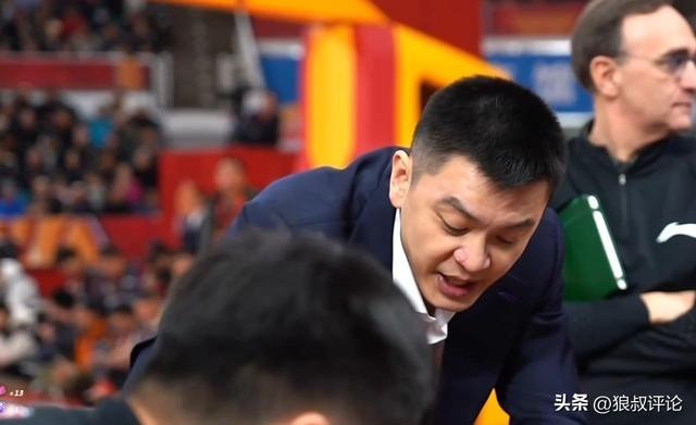 开云下载-4连败跌出季后赛区域排名！杨鸣：每到单外援时我们都会有些问题
